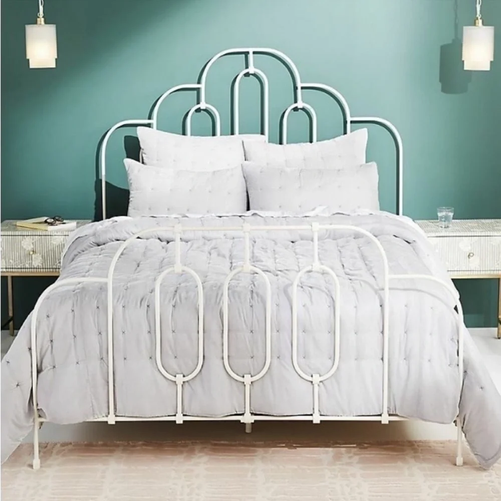 Anthropologie Velvet Emery Quilt Size King NWT
